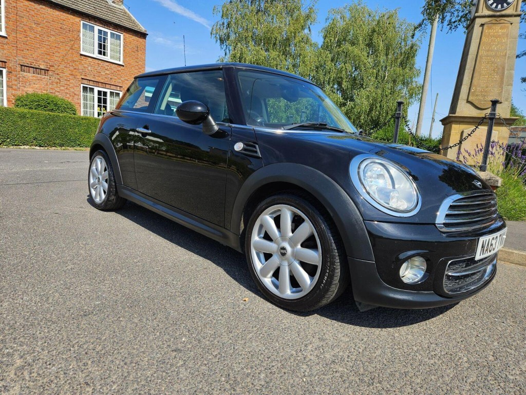 2014 MINI HATCH